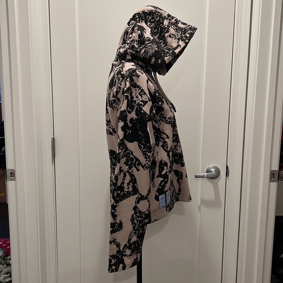 MCQ by Alexander McQueen Flint Hoodie - Picture 5 of 6